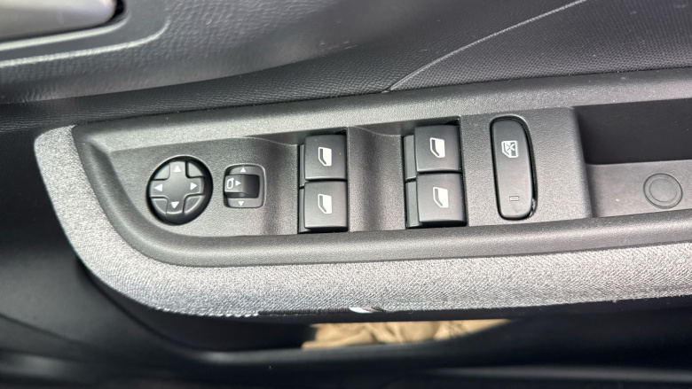 Vauxhall Frontera 83kW GS 44kWh 5dr Auto Electric Estate